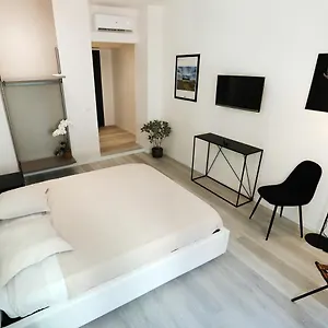 Boutique Four Nocleg ze śniadaniem Bari