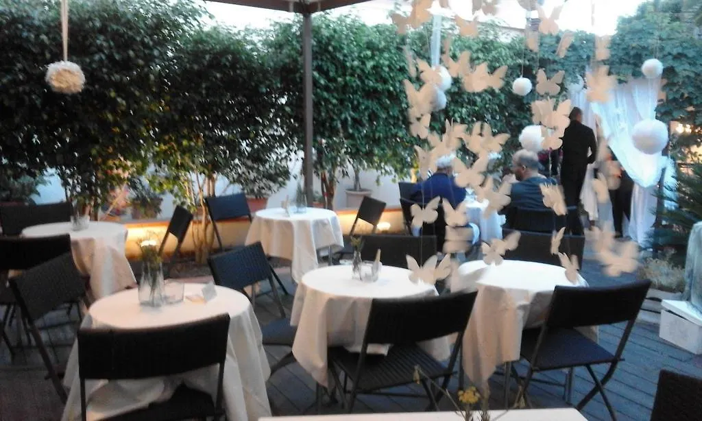 Hotel Ristorante Moderno SantʼAntìoco 3*,  Włochy